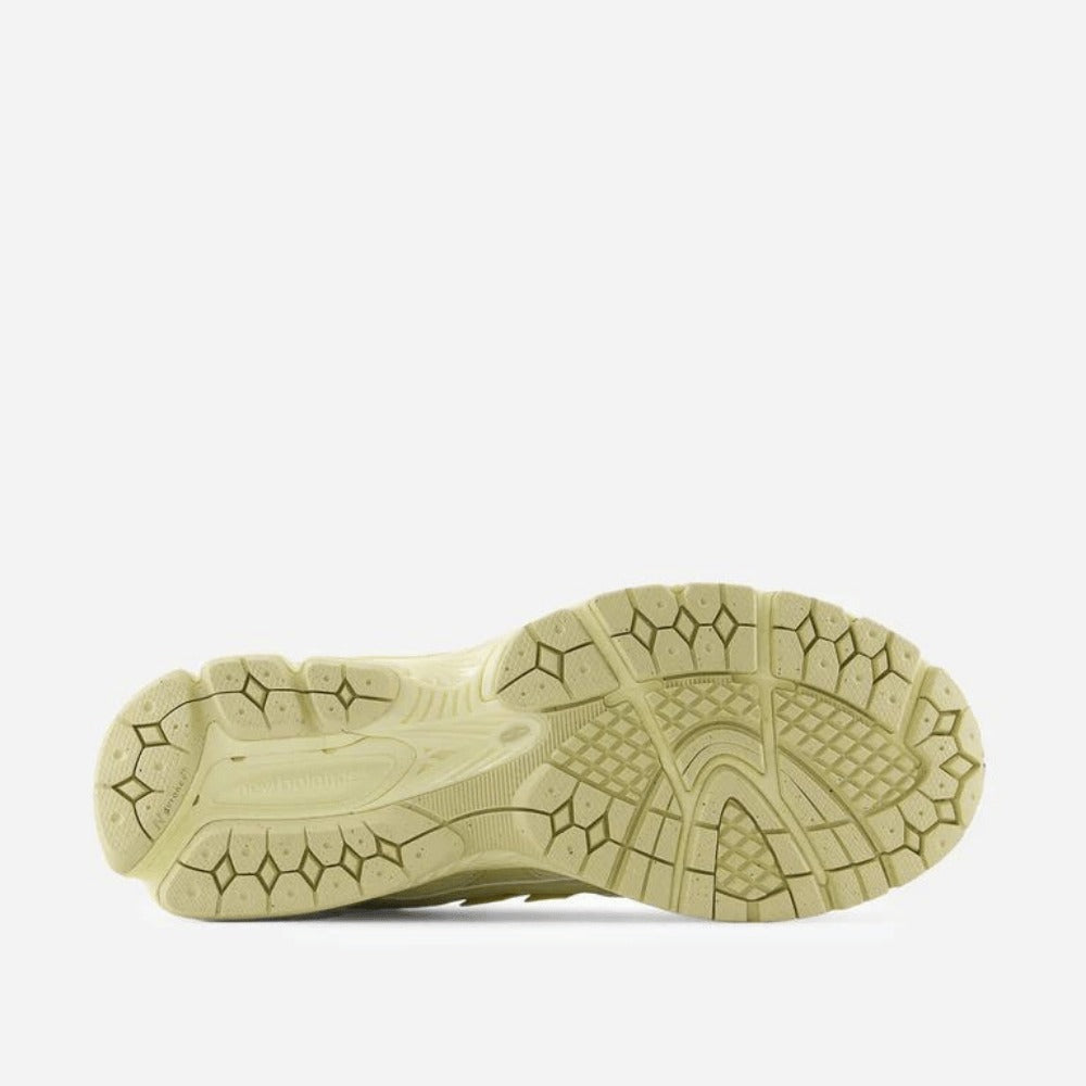 1906U Butter Yellow