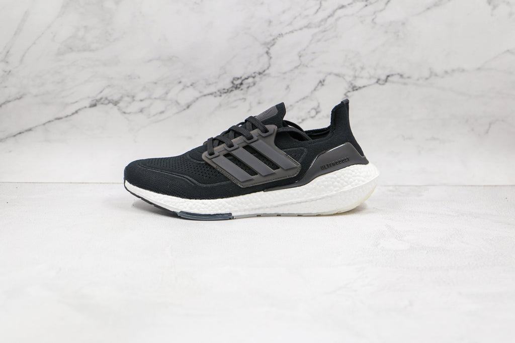 Ultraboost 21 Black White