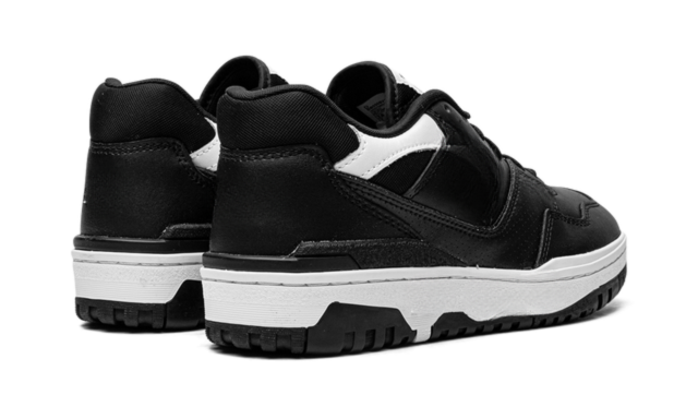 550 Black White