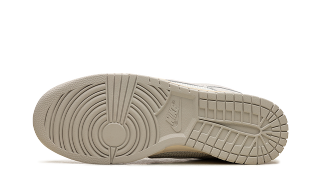 Dunk Low Light Bone