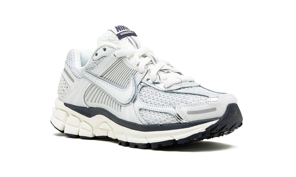 Zoom Vomero 5 Photon Dust Metallic Silver