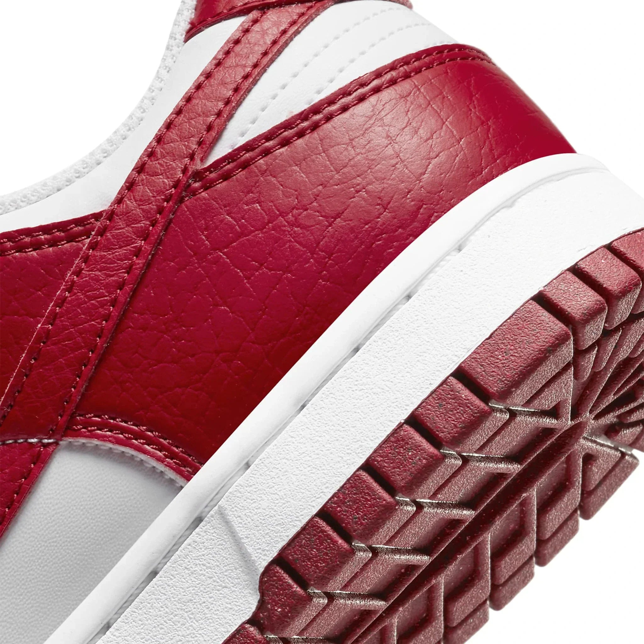 Dunk Low Next Nature White Gym Red (W)