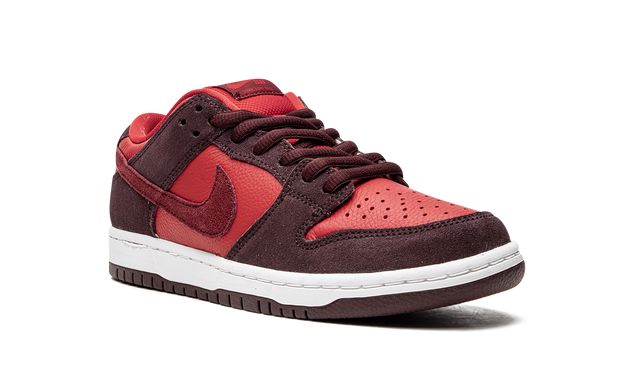 SB Dunk Low Cherry