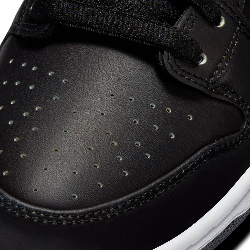 SB Dunk Low Civilist