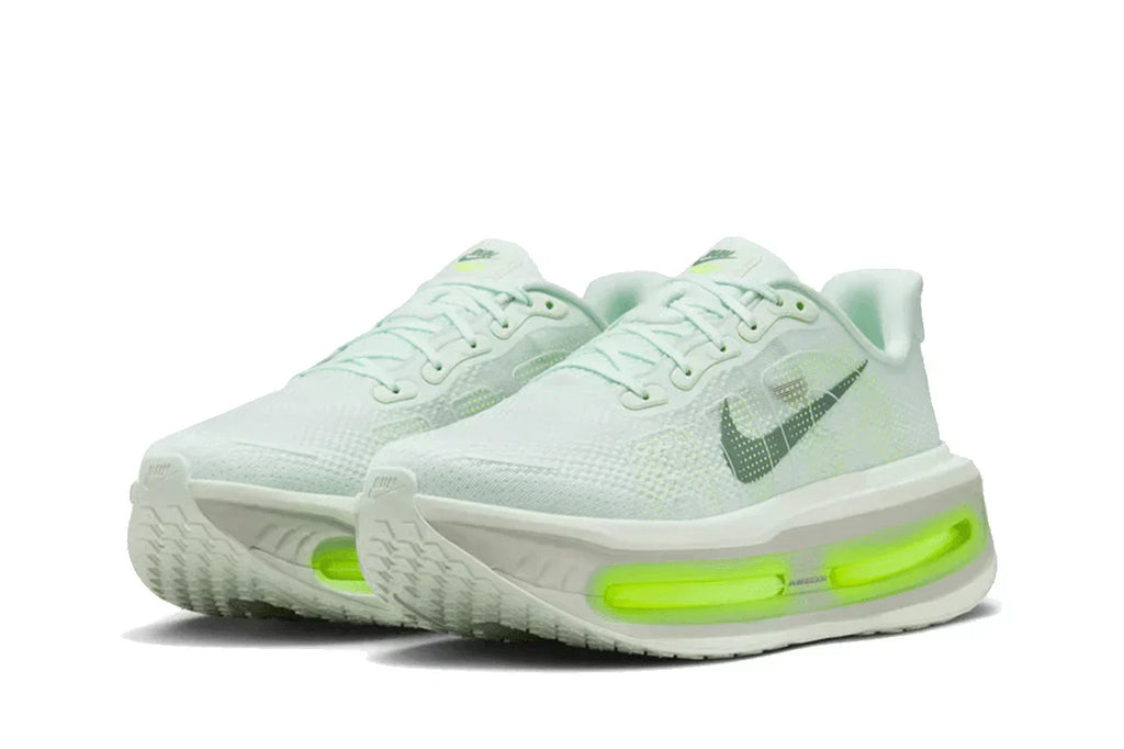 Vomero Premium Barely Volt Green