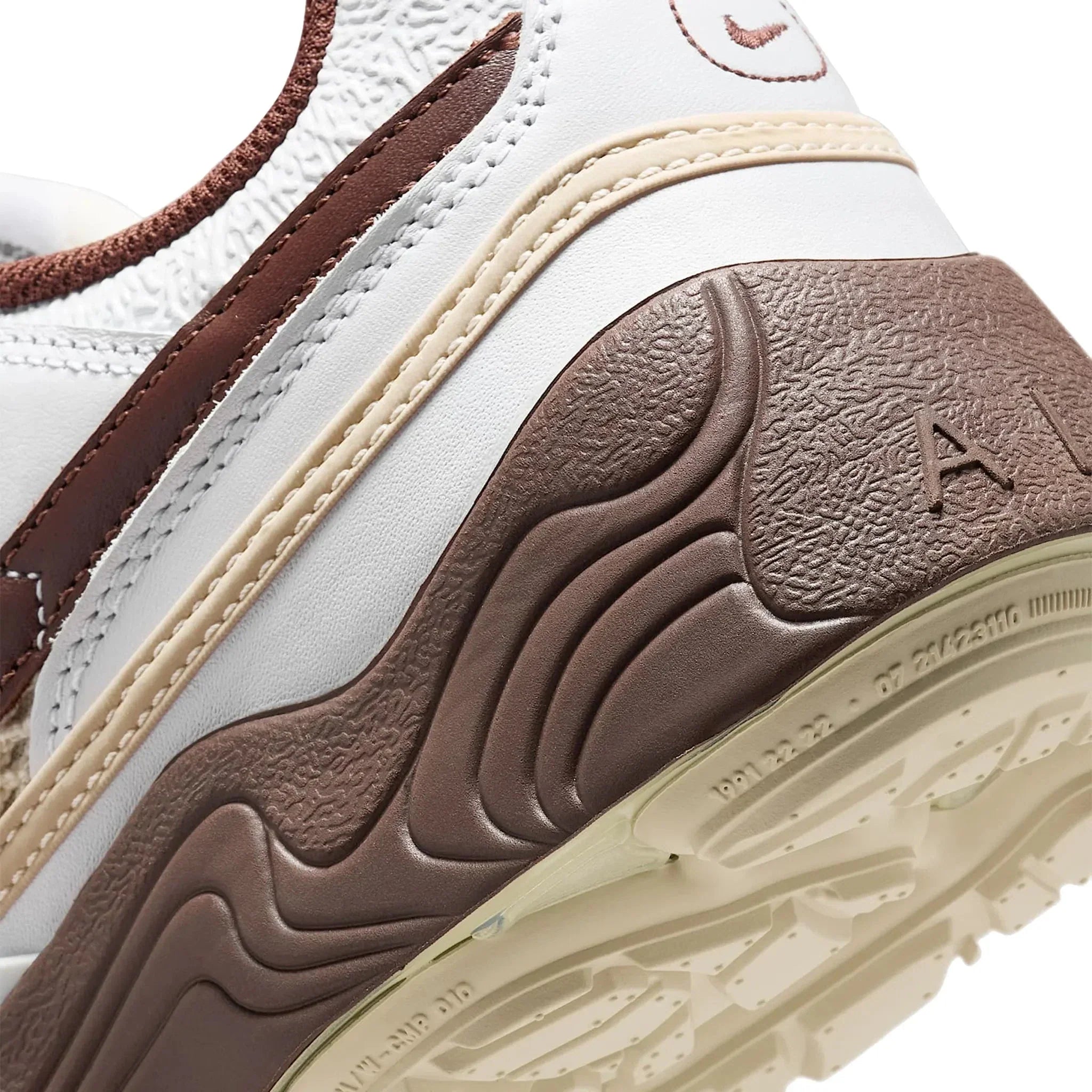 Travis Scott Zoom Field Jaxx Light Chocolate